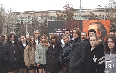 Учащиеся Медицинского предуниверсария СГМУ увидели памятник Боголюбову 