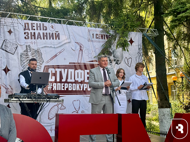 Масштабный студфест «ЯПЕРВОКУРСНИК» дал старт новому учебному году в СГМУ