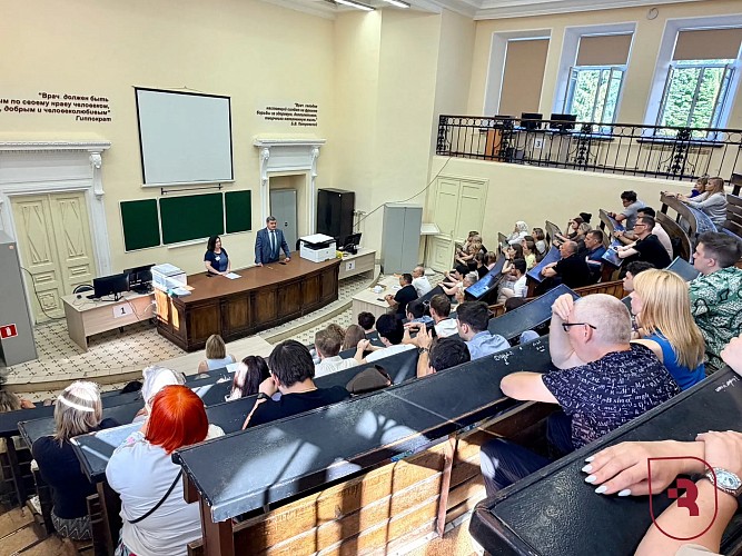 Ректор СГМУ Андрей Еремин официально дал старт  приемной кампании 2026 года