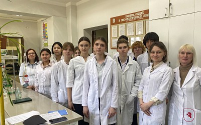 Будущие медики из Предуниверсария СГМУ познакомились с химическими экспериментами