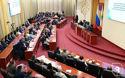 Ректор СГМУ Андрей Еремин принял участие в совещании губернатора Романа Бусаргина с главными врачами медучреждений региона